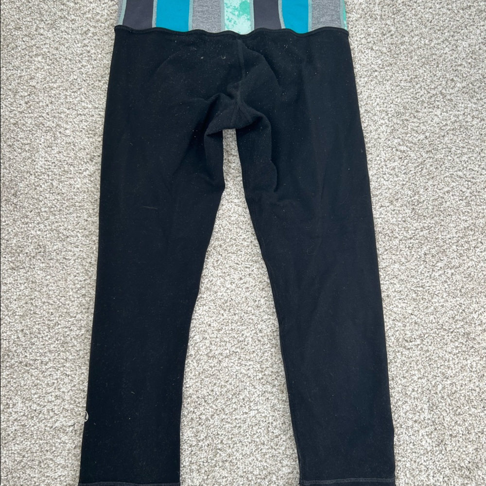 Lululemon Wunder Under Crop Reversible Capri Leggings Size 4 Black Colored Band